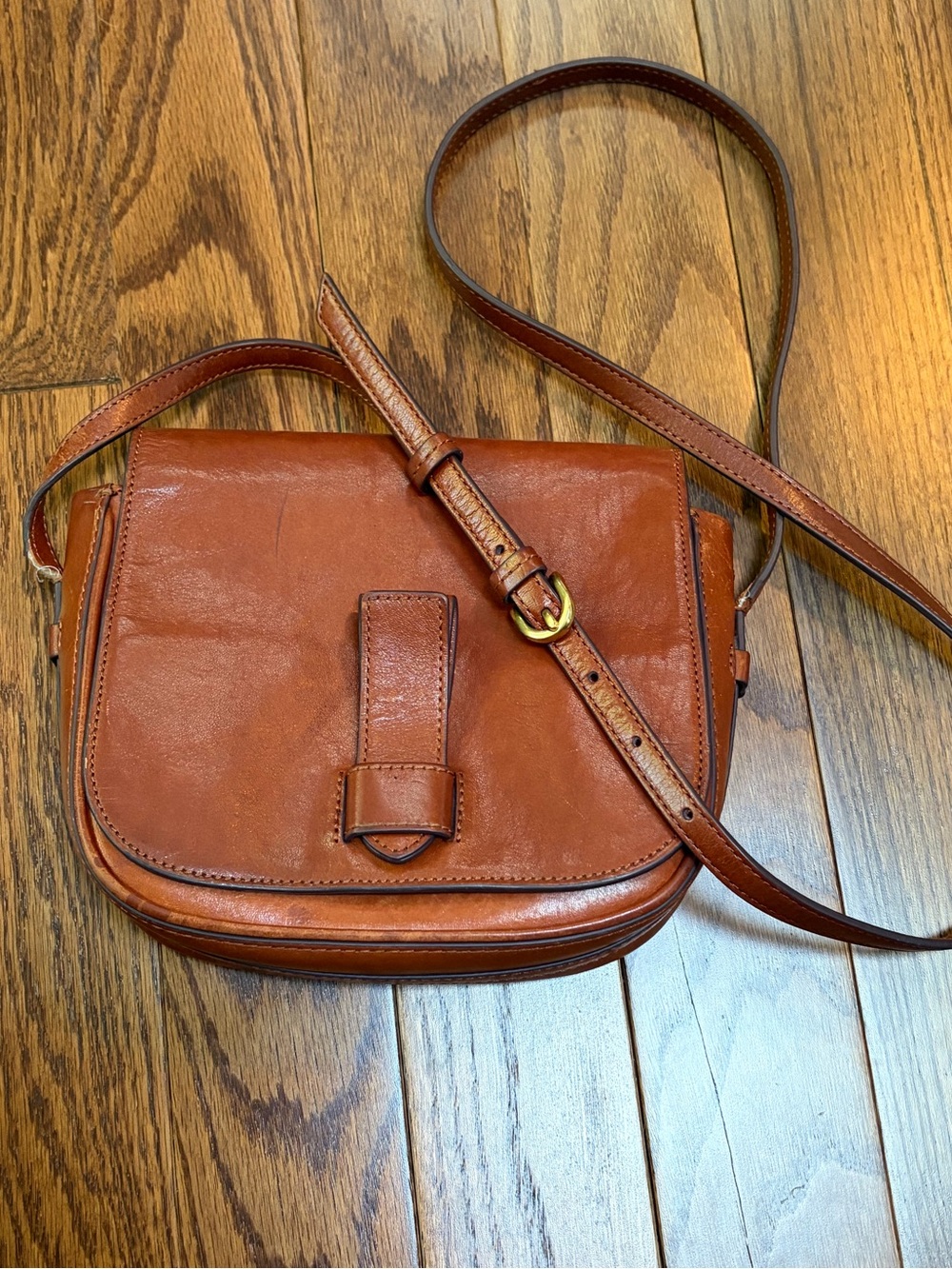 Banana Republic brown leather saddle crossbody bag Chestnut Brown